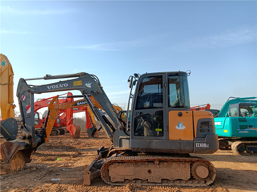 VOLVO EC60BLC - Pelle sur chenille: photos 3 VOLVO EC60BLC - Pelle sur chenille: photos 3