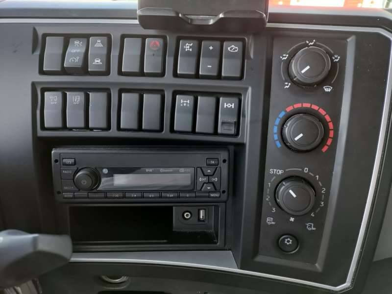 Camion plateau, Remorque porte-engin surbaissée Camion Porteur 16 TONNES 320 CV CAMION REMORQUE: photos 8 Camion plateau, Remorque porte-engin surbaissée Camion Porteur 16 TONNES 320 CV CAMION REMORQUE: photos 8