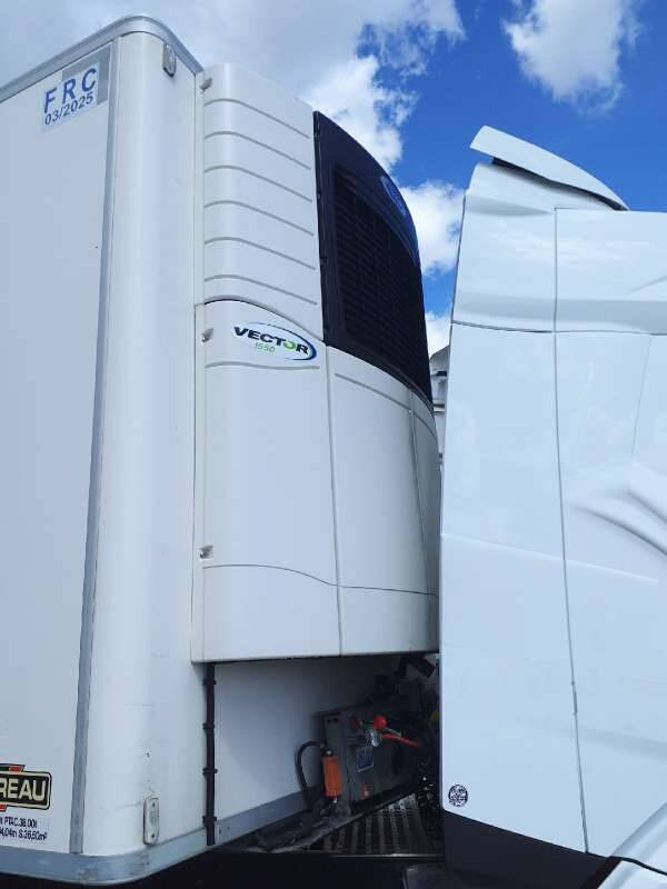 Semi-remorque 3 Essieux FRIGO 38 TONNES HAYON CAISSE CHEREAU GROUPE CARRIER VECTOR 1550 - Semi-remorque frigorifique: photos 2 Semi-remorque 3 Essieux FRIGO 38 TONNES HAYON CAISSE CHEREAU GROUPE CARRIER VECTOR 1550 - Semi-remorque frigorifique: photos 2