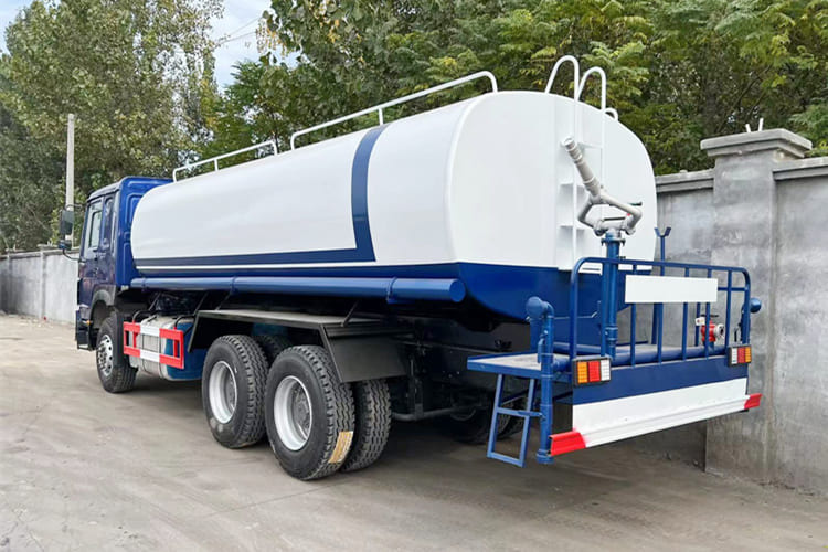Howo Water Sprinkler Truck for Sale in Mali - Camion citerne: photos 2 Howo Water Sprinkler Truck for Sale in Mali - Camion citerne: photos 2