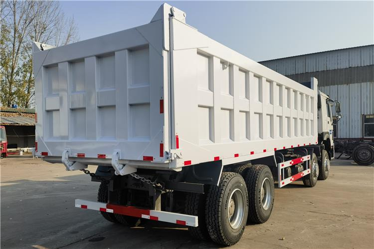 SINOTRUK Second Hand Howo 8X4 Tipper Truck Price for Sale In Ghana - Camion benne: photos 2 SINOTRUK Second Hand Howo 8X4 Tipper Truck Price for Sale In Ghana - Camion benne: photos 2