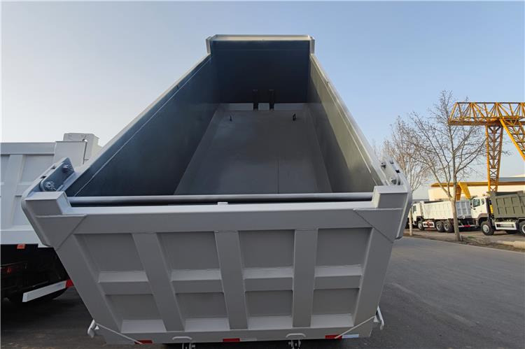SINOTRUK Used Howo 400hp Dump Truck for Sale In Zambia - Camion benne: photos 3 SINOTRUK Used Howo 400hp Dump Truck for Sale In Zambia - Camion benne: photos 3