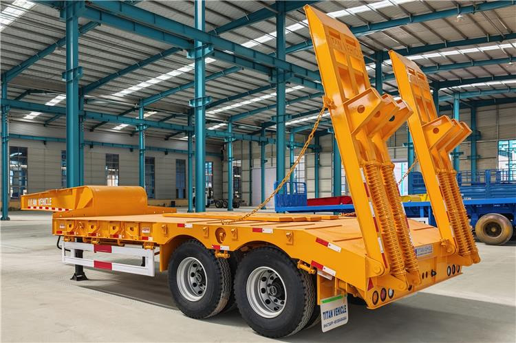 TITAN 2 Axle Low Loader Truck Trailer for Sale In Uganda - Semi-remorque surbaissé: photos 3 TITAN 2 Axle Low Loader Truck Trailer for Sale In Uganda - Semi-remorque surbaissé: photos 3