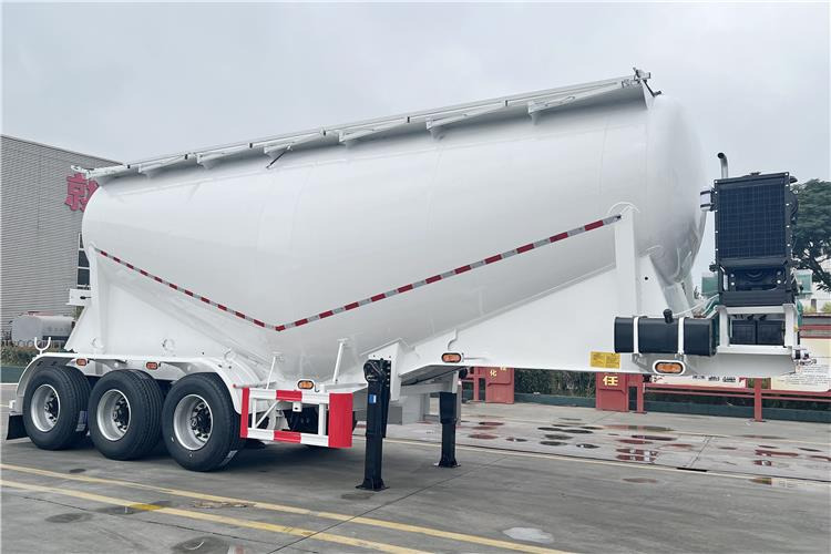 TITAN 30cbm Dry Bulker Cement Tanker Trailer with Air Suspension for Sale In Zambia - Citerne pulvérulente: photos 1 TITAN 30cbm Dry Bulker Cement Tanker Trailer with Air Suspension for Sale In Zambia - Citerne pulvérulente: photos 1