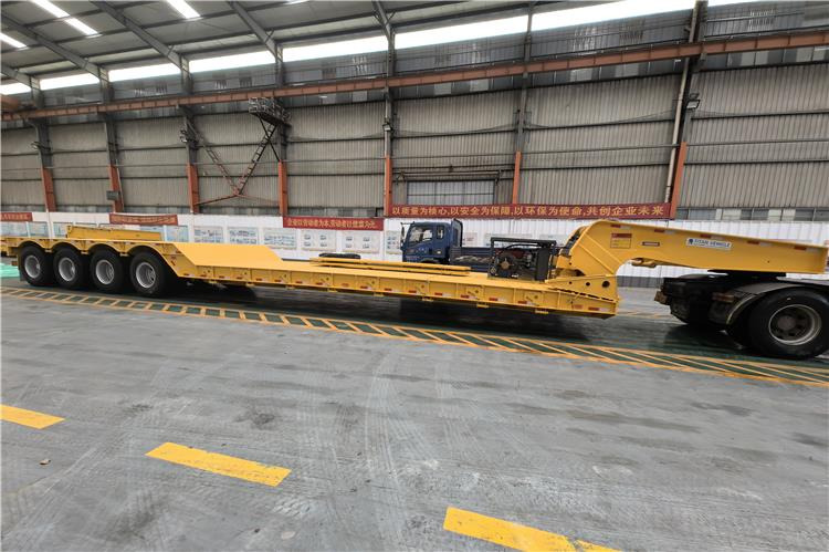 TITAN 4 Axle 100 Ton Removable Gooseneck Trailer for Sale in PNG - Semi-remorque surbaissé: photos 5 TITAN 4 Axle 100 Ton Removable Gooseneck Trailer for Sale in PNG - Semi-remorque surbaissé: photos 5