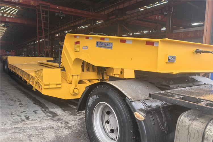 TITAN 4 Axle 100 Ton Removable Gooseneck Trailer for Sale in PNG - Semi-remorque surbaissé: photos 3 TITAN 4 Axle 100 Ton Removable Gooseneck Trailer for Sale in PNG - Semi-remorque surbaissé: photos 3