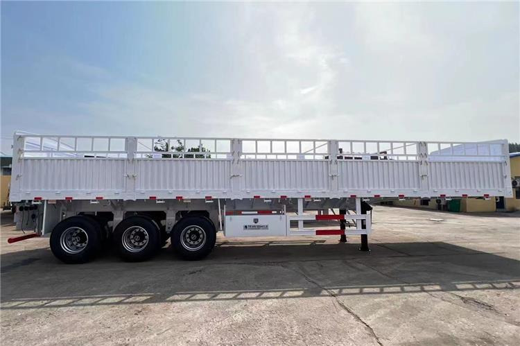 TITAN Tri Axle 60 Ton Fence Cargo Semi Trailer for Sale In Guinea - Semi-remorque bétaillère: photos 4 TITAN Tri Axle 60 Ton Fence Cargo Semi Trailer for Sale In Guinea - Semi-remorque bétaillère: photos 4