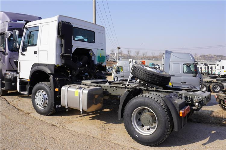 SINOTRUK Howo 430 Truck Head for Sale In Zambia - Tracteur routier: photos 2 SINOTRUK Howo 430 Truck Head for Sale In Zambia - Tracteur routier: photos 2