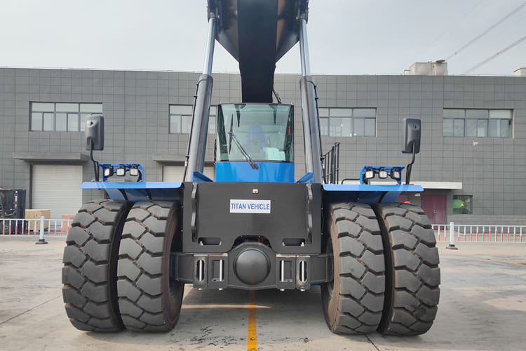 XCMG Reach Stacker Container Handler for sale in Malawi - Chariot porte-conteneur: photos 4 XCMG Reach Stacker Container Handler for sale in Malawi - Chariot porte-conteneur: photos 4