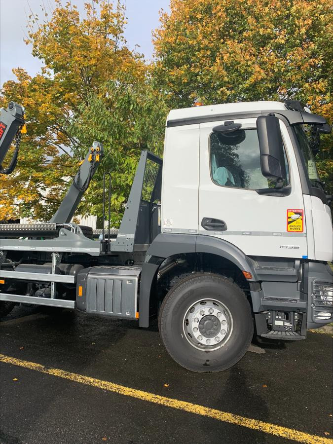 Mercedes Actros 1835 - Camion multibenne: photos 1 Mercedes Actros 1835 - Camion multibenne: photos 1