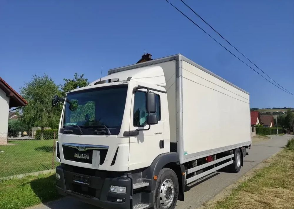 MAN TGM 15.290 kontener , winda - Camion fourgon: photos 2 MAN TGM 15.290 kontener , winda - Camion fourgon: photos 2