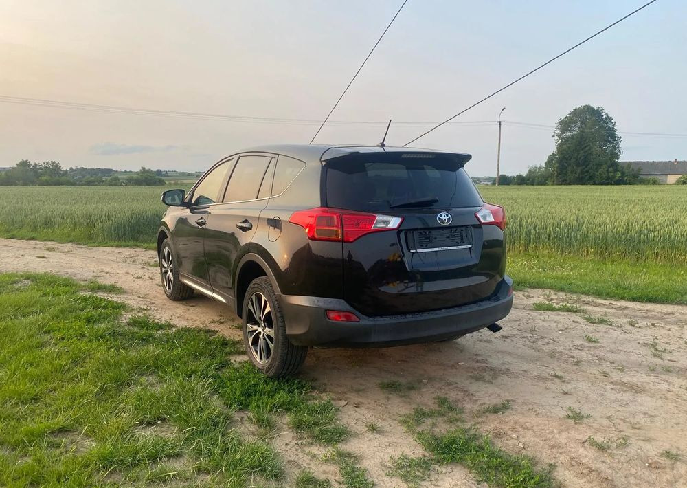 SUV Toyota RAV4 2.0 D-4D 4x4: photos 7