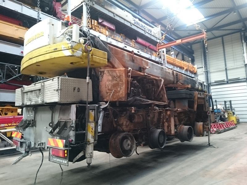 Liebherr LTM 1060-2 for parts - Grue mobile: photos 1 Liebherr LTM 1060-2 for parts - Grue mobile: photos 1