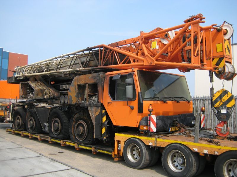 Liebherr LTM 1080-1 for parts - Grue mobile: photos 1 Liebherr LTM 1080-1 for parts - Grue mobile: photos 1