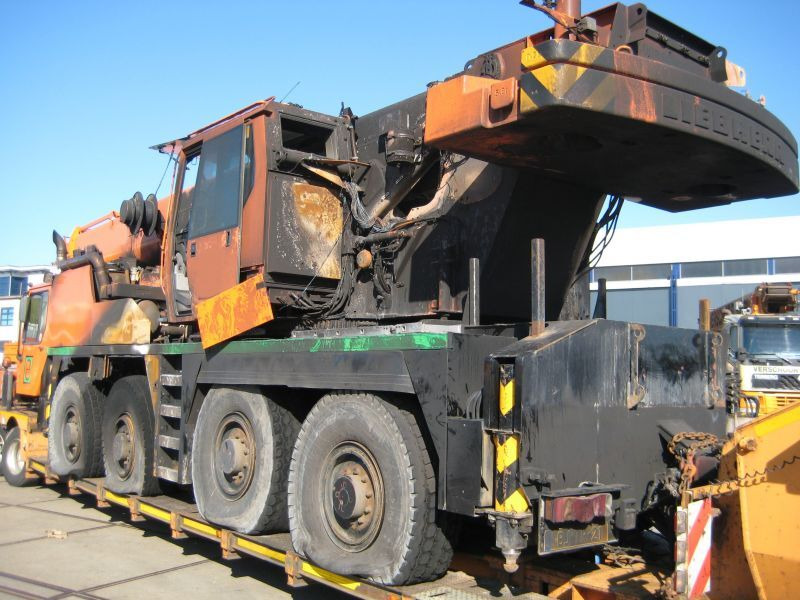 Liebherr LTM 1080-1 for parts - Grue mobile: photos 2 Liebherr LTM 1080-1 for parts - Grue mobile: photos 2