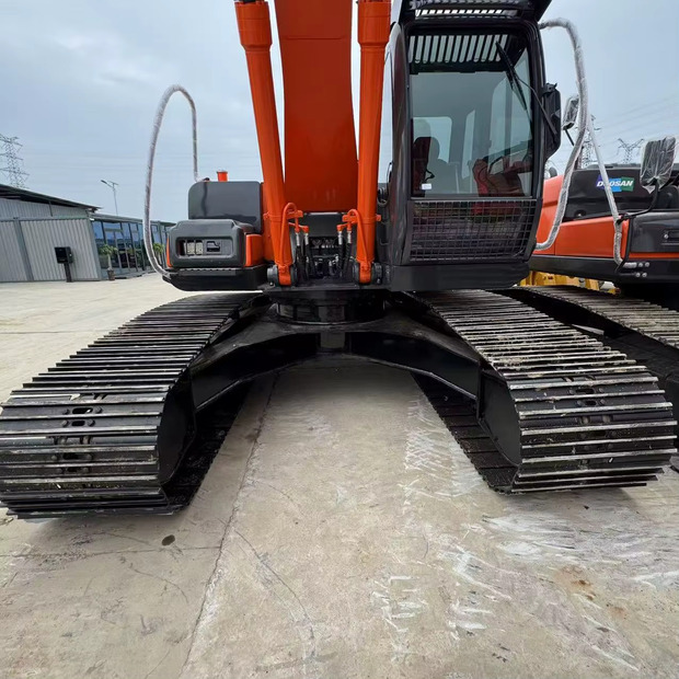 2022 Hitachi ZX250 - Pelle sur chenille: photos 3 2022 Hitachi ZX250 - Pelle sur chenille: photos 3