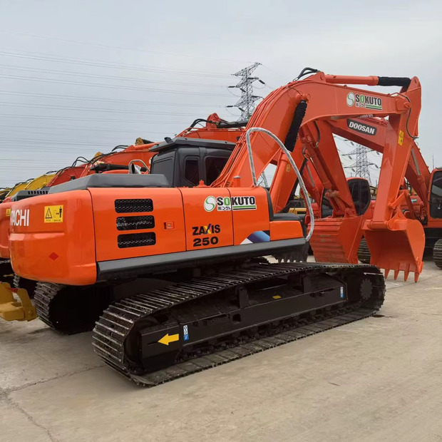 2022 Hitachi ZX250 - Pelle sur chenille: photos 2 2022 Hitachi ZX250 - Pelle sur chenille: photos 2