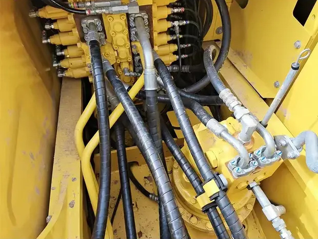 2022 Komatsu PC220 - Pelle sur chenille: photos 3 2022 Komatsu PC220 - Pelle sur chenille: photos 3