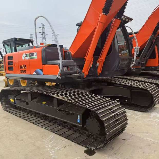 2023 Hitachi ZX250 - Pelle sur chenille: photos 4 2023 Hitachi ZX250 - Pelle sur chenille: photos 4