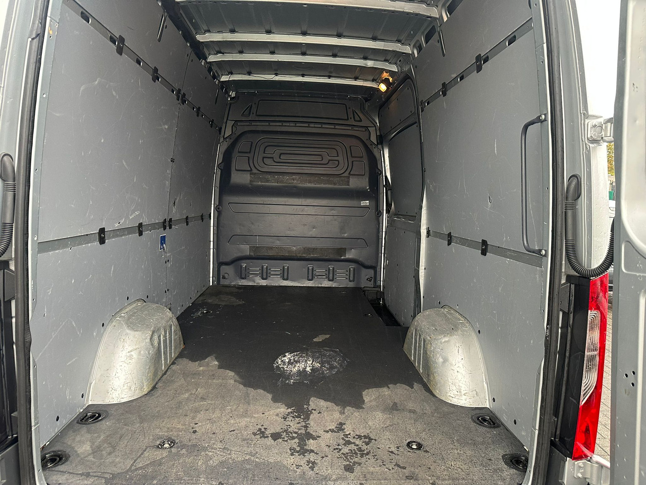 MERCEDES-BENZ Sprinter - Fourgon utilitaire: photos 5 MERCEDES-BENZ Sprinter - Fourgon utilitaire: photos 5