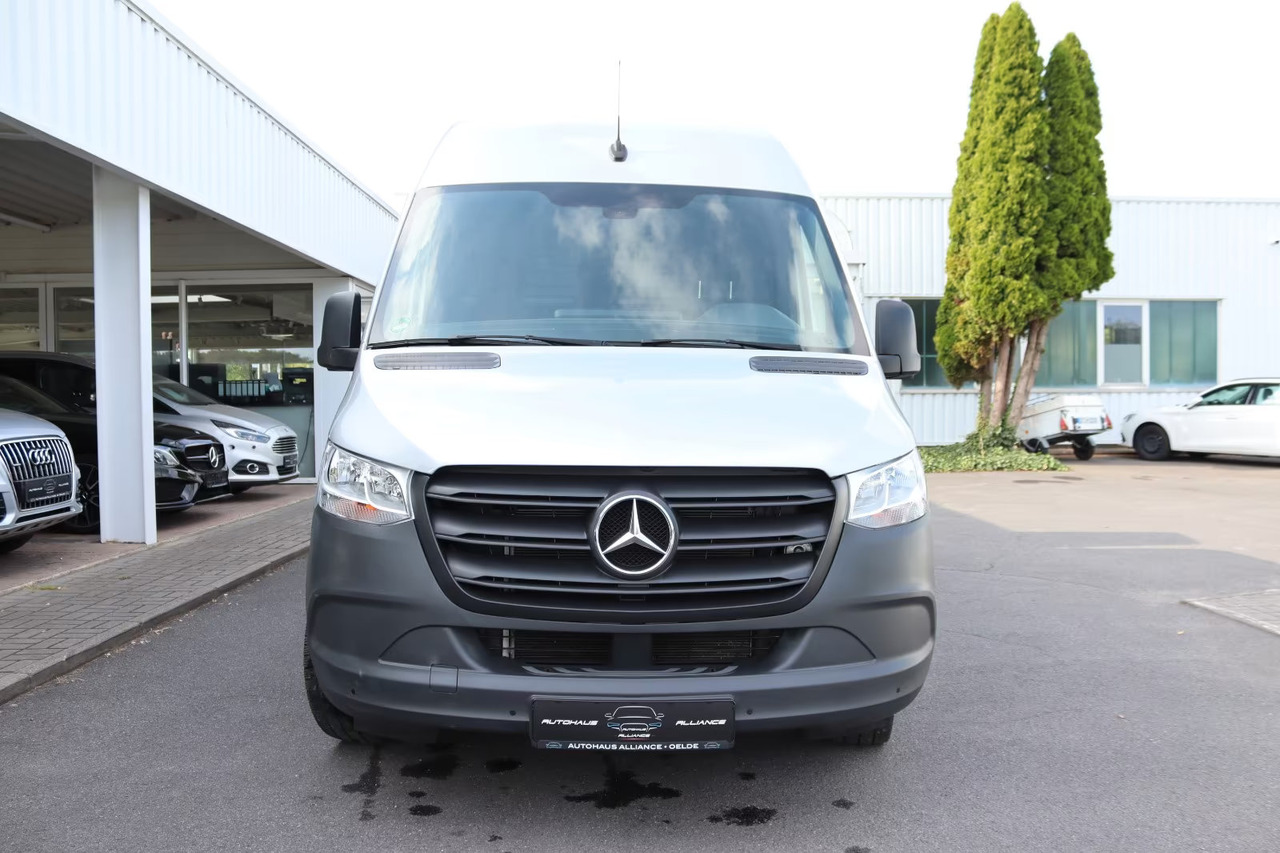 Mercedes Benz Sprinter - Fourgon utilitaire: photos 2 Mercedes Benz Sprinter - Fourgon utilitaire: photos 2