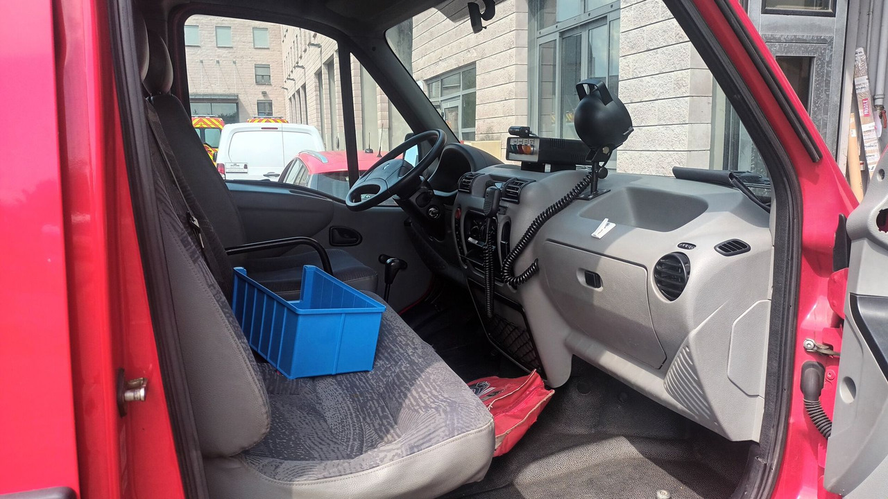 A vendre RENAULT MASTER. - Fourgon utilitaire, Utilitaire double cabine: photos 2 A vendre RENAULT MASTER. - Fourgon utilitaire, Utilitaire double cabine: photos 2