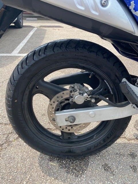 HONDA 125 VARADERO ROULE REVISION A PREVOIR - Motocyclette: photos 5 HONDA 125 VARADERO ROULE REVISION A PREVOIR - Motocyclette: photos 5