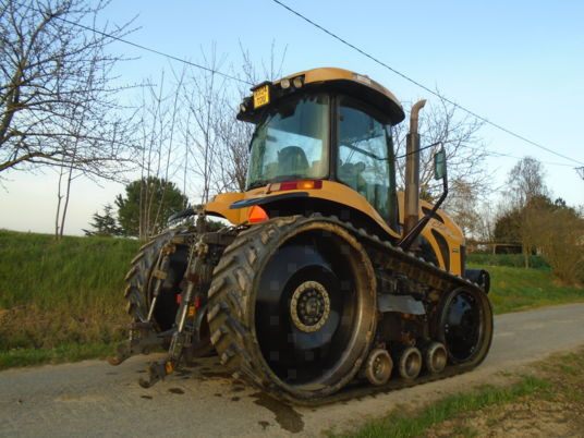 Challenger MT765B - Tracteur à chenilles: photos 5 Challenger MT765B - Tracteur à chenilles: photos 5