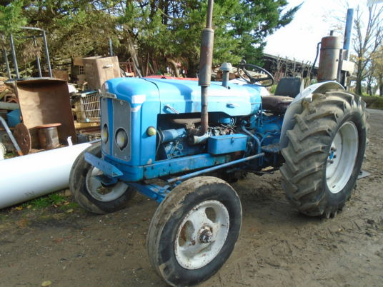 Fordson Major SUPER MAJOR - Tracteur agricole: photos 1 Fordson Major SUPER MAJOR - Tracteur agricole: photos 1