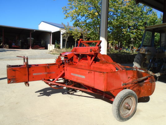 Massey Ferguson 10-8 - Presse à balles cubiques: photos 5 Massey Ferguson 10-8 - Presse à balles cubiques: photos 5