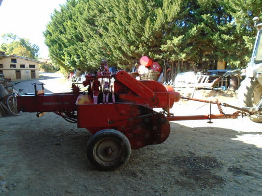 Massey Ferguson 10-8 - Presse à balles cubiques: photos 3 Massey Ferguson 10-8 - Presse à balles cubiques: photos 3