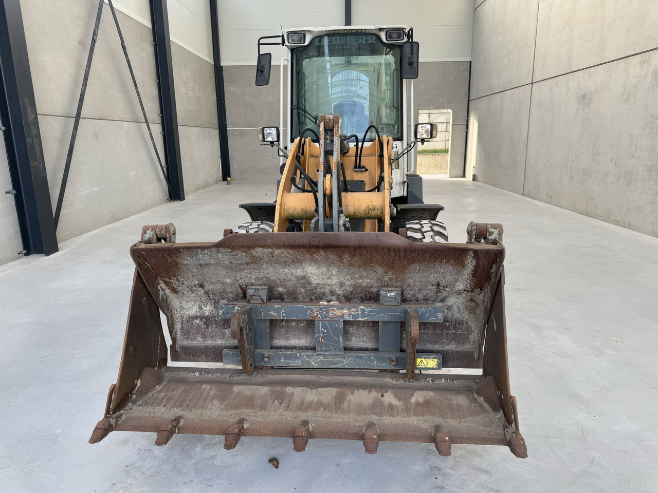Liebherr L 506 - Chargeuse sur pneus: photos 2 Liebherr L 506 - Chargeuse sur pneus: photos 2