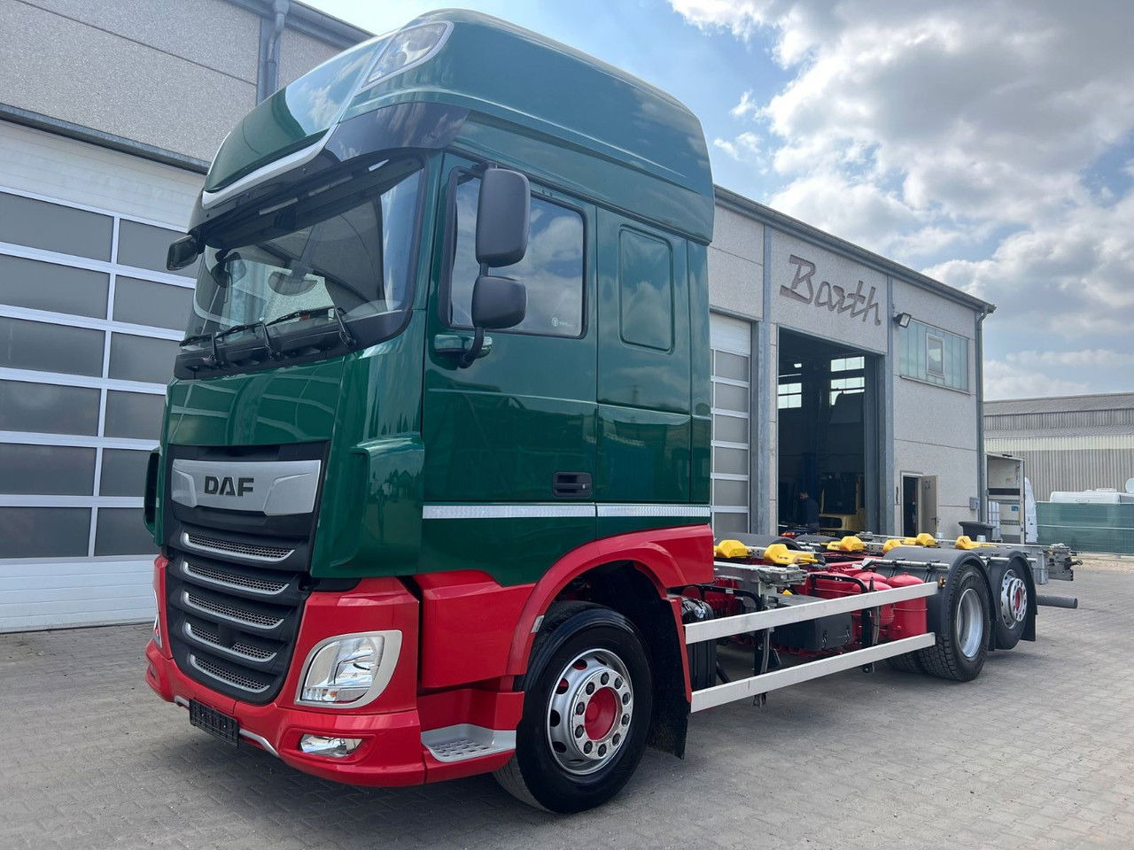 DAF XF 480 FAN SSC BDF C715/745 + Intarder + 2x Tank - Camion porte-conteneur/ Caisse mobile: photos 3 DAF XF 480 FAN SSC BDF C715/745 + Intarder + 2x Tank - Camion porte-conteneur/ Caisse mobile: photos 3