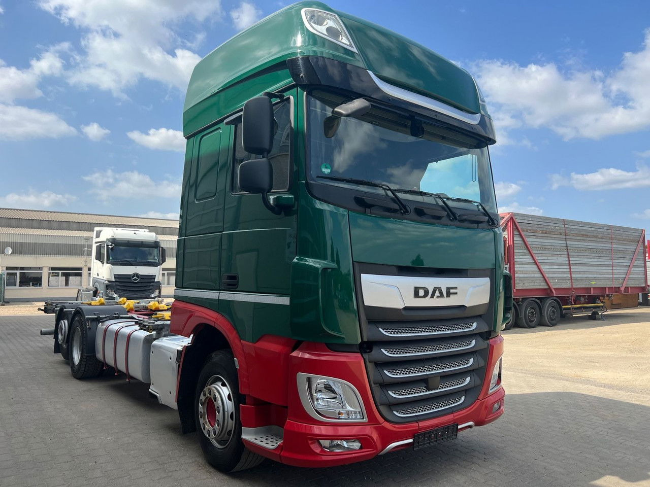 DAF XF 480 FAN SSC BDF C715/745 + Intarder + 2x Tank - Camion porte-conteneur/ Caisse mobile: photos 2 DAF XF 480 FAN SSC BDF C715/745 + Intarder + 2x Tank - Camion porte-conteneur/ Caisse mobile: photos 2