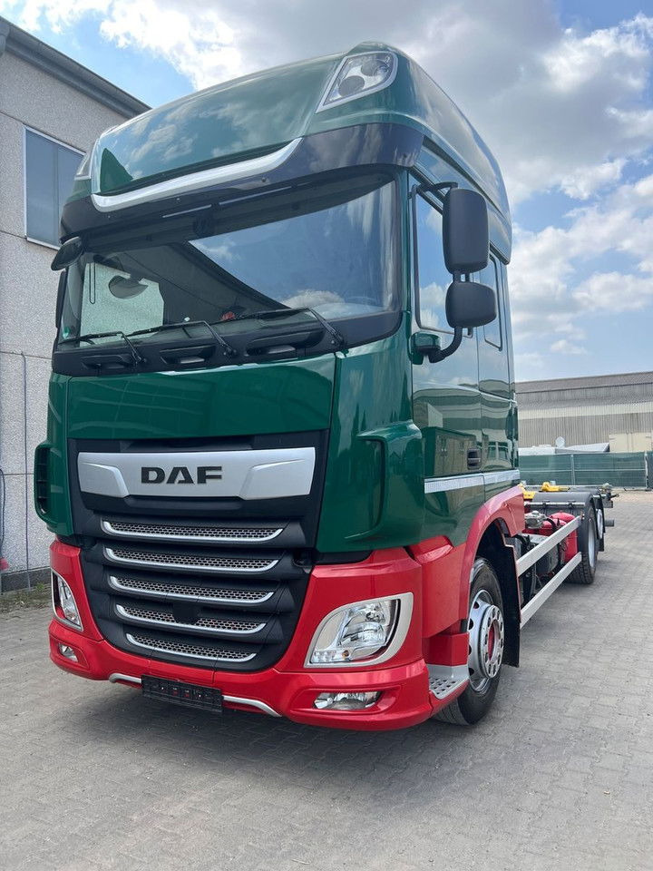 DAF XF 480 FAN SSC BDF C715/745 + Intarder + 2x Tank - Camion porte-conteneur/ Caisse mobile: photos 1 DAF XF 480 FAN SSC BDF C715/745 + Intarder + 2x Tank - Camion porte-conteneur/ Caisse mobile: photos 1