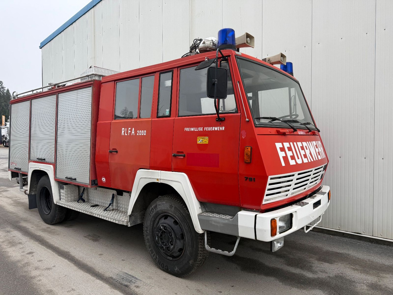 Steyr 791 Feuerwehr 2000L Tank - Camion: photos 2 Steyr 791 Feuerwehr 2000L Tank - Camion: photos 2