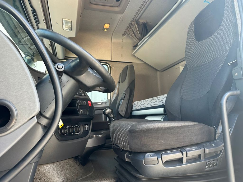 DAF XF 460 Manual Retarder ACC DAF XF 460 Manual Retarder ACC - Tracteur routier: photos 5 DAF XF 460 Manual Retarder ACC DAF XF 460 Manual Retarder ACC - Tracteur routier: photos 5