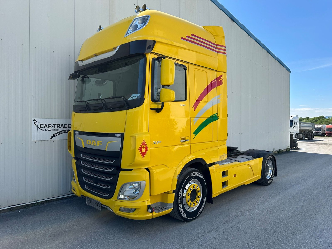 DAF XF 530 SSC Standklima Leder ALU Vollluft - Tracteur routier: photos 1 DAF XF 530 SSC Standklima Leder ALU Vollluft - Tracteur routier: photos 1