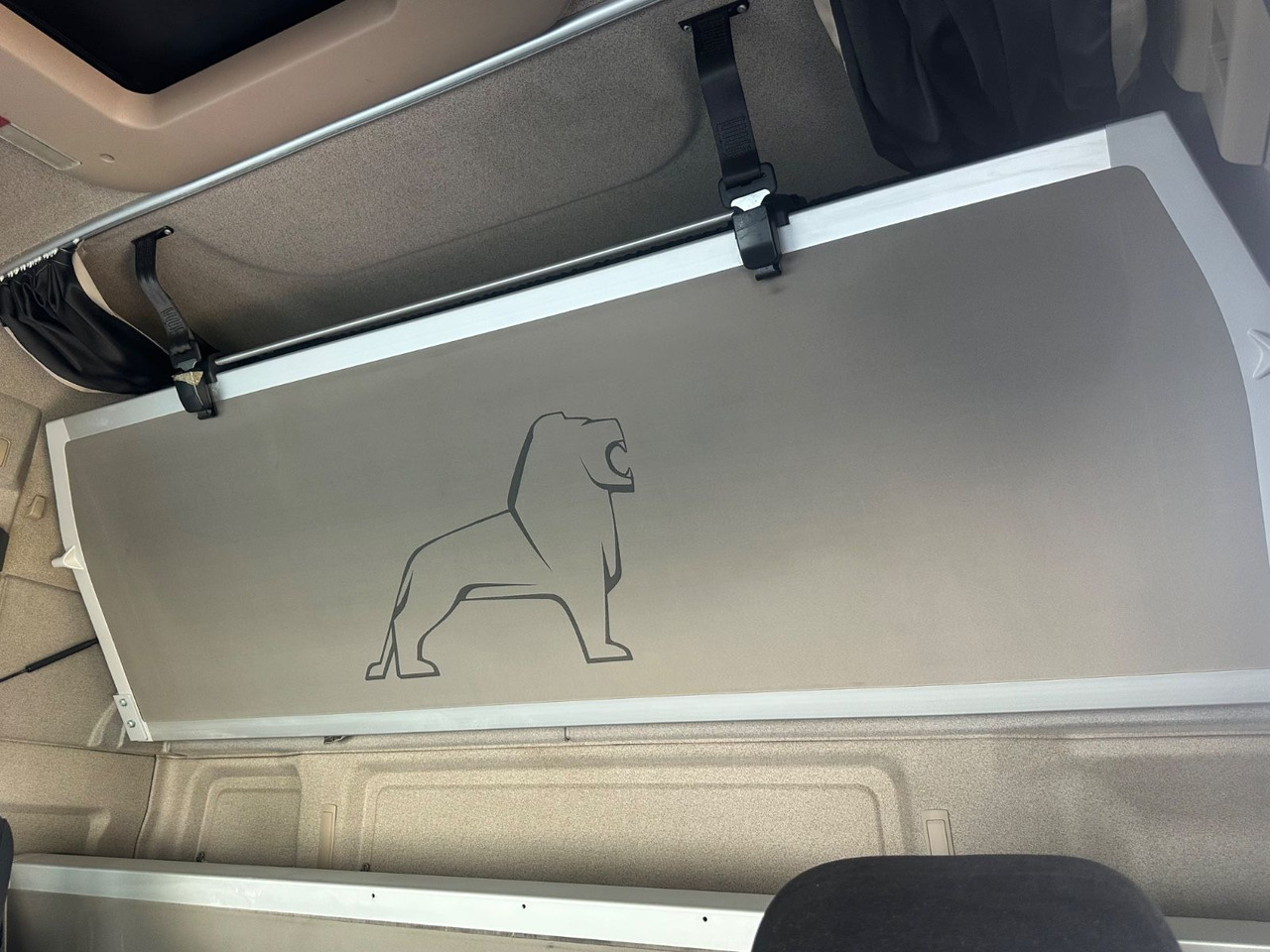 Tracteur routier MAN TGX 18.460 XXL Intarder/Standklima: photos 6 Tracteur routier MAN TGX 18.460 XXL Intarder/Standklima: photos 6