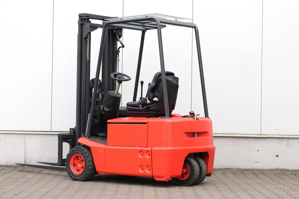 LINDE E15Z-02 Triplex 4,7m - Chariot élévateur électrique: photos 3 LINDE E15Z-02 Triplex 4,7m - Chariot élévateur électrique: photos 3