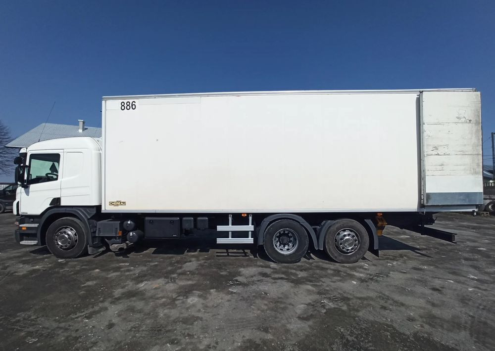 Scania B6X2 - Camion isothermique: photos 2 Scania B6X2 - Camion isothermique: photos 2