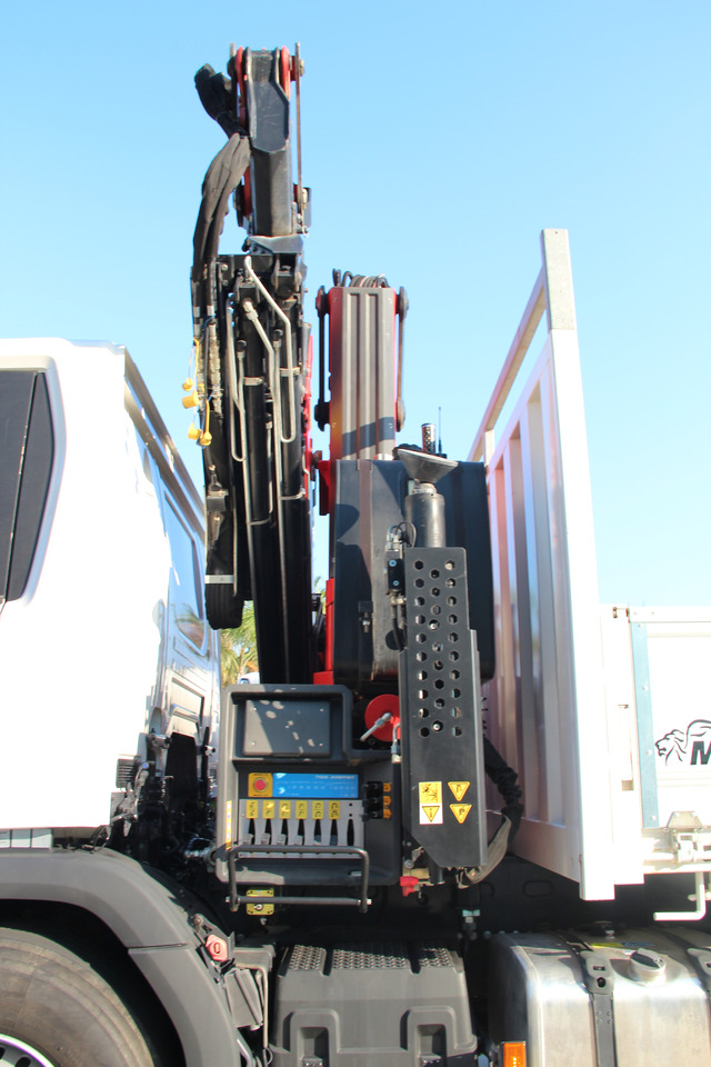 SCANIA P280 - Cassone Ribaltabile con gru retrocabina marca Ferrari mod. F7183C - Camion grue: photos 4 SCANIA P280 - Cassone Ribaltabile con gru retrocabina marca Ferrari mod. F7183C - Camion grue: photos 4