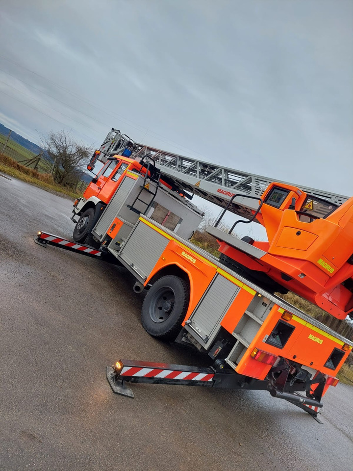 MAN L2000 14.284 4x2 / Iveco Magirus DLK 23-12 CS - Camion de pompier: photos 2 MAN L2000 14.284 4x2 / Iveco Magirus DLK 23-12 CS - Camion de pompier: photos 2