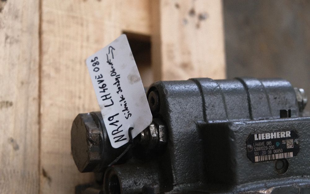 Silnik Jazdy obrotu LH46VE 085 liebherr R922,R924,R926,R930,LOS1926 - Hydraulique: photos 4 Silnik Jazdy obrotu LH46VE 085 liebherr R922,R924,R926,R930,LOS1926 - Hydraulique: photos 4