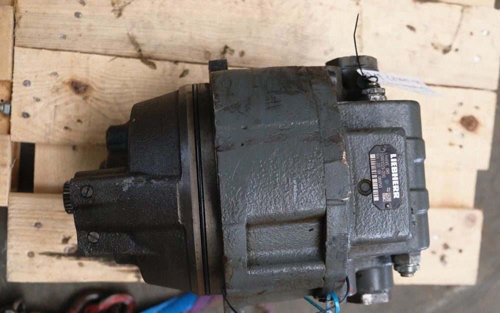 Silnik Jazdy obrotu LH46VE 085 liebherr R922,R924,R926,R930,LOS1926 - Hydraulique: photos 1 Silnik Jazdy obrotu LH46VE 085 liebherr R922,R924,R926,R930,LOS1926 - Hydraulique: photos 1