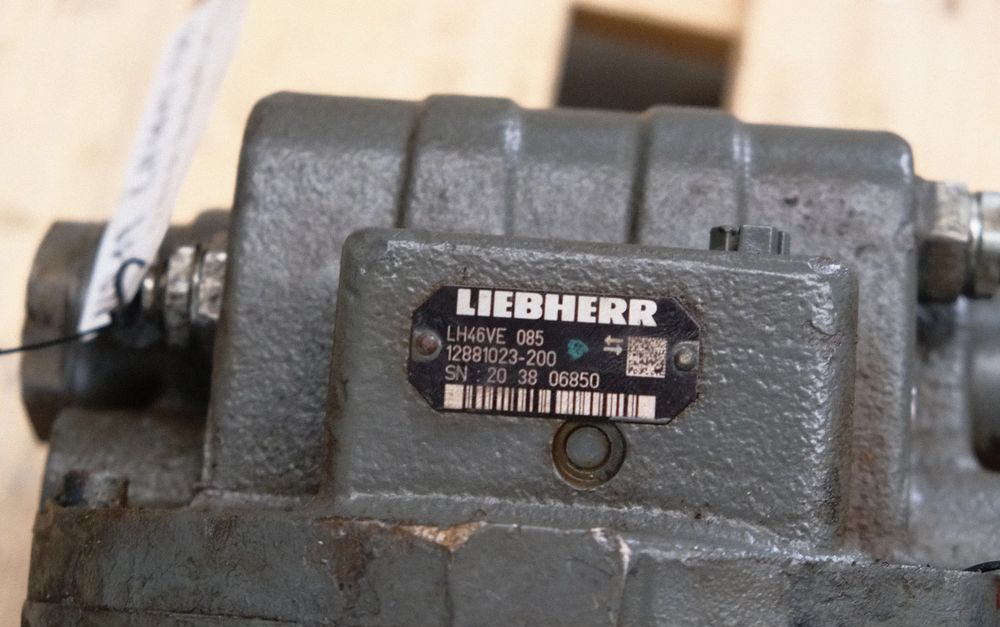 Silnik Jazdy obrotu LH46VE 085 liebherr R922,R924,R926,R930,LOS1926 - Hydraulique: photos 3 Silnik Jazdy obrotu LH46VE 085 liebherr R922,R924,R926,R930,LOS1926 - Hydraulique: photos 3