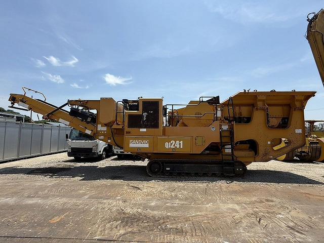 SANDVIK QJ241 - Concasseur mobile: photos 2 SANDVIK QJ241 - Concasseur mobile: photos 2