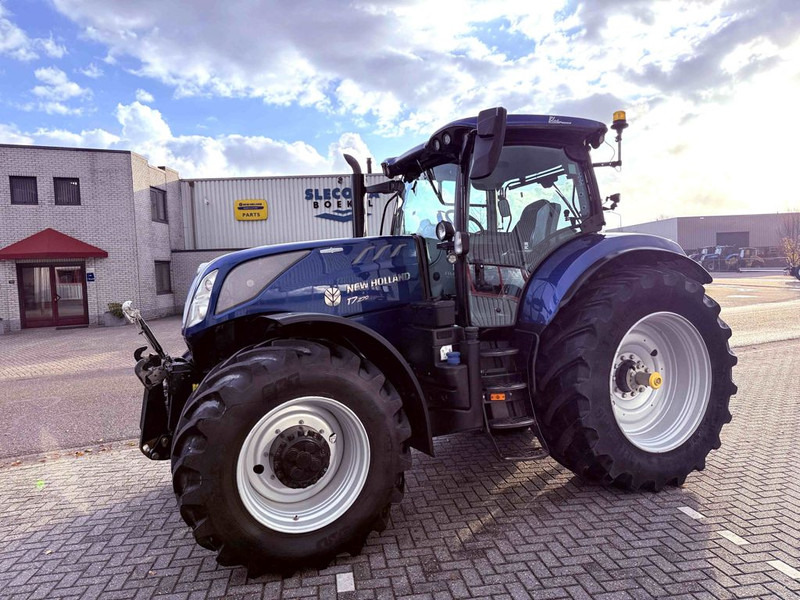 New Holland T7.270 AC Stage V Blue Power - Tracteur agricole: photos 2 New Holland T7.270 AC Stage V Blue Power - Tracteur agricole: photos 2