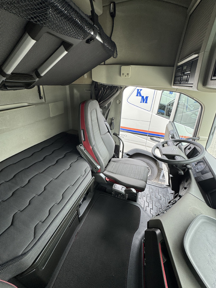 VOLVO DIESEL/LNG - Tracteur routier: photos 3 VOLVO DIESEL/LNG - Tracteur routier: photos 3