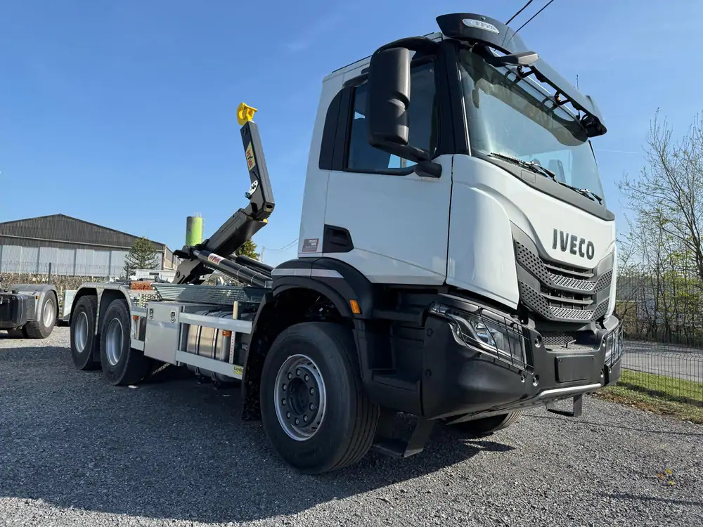 Iveco AD300T48 HYVALIFT 20 TONS*pare-choc hydraulique - Camion ampliroll: photos 2 Iveco AD300T48 HYVALIFT 20 TONS*pare-choc hydraulique - Camion ampliroll: photos 2